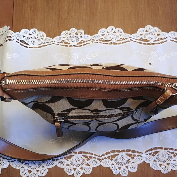 Auth Coach Signature Canvas 13079 Adjustable Shoulder Cross Body bag - Picture 7 of 9